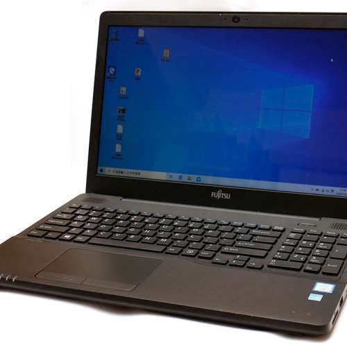 Fujitsu AH556 notebook i5-6200u/8G/240G SSD