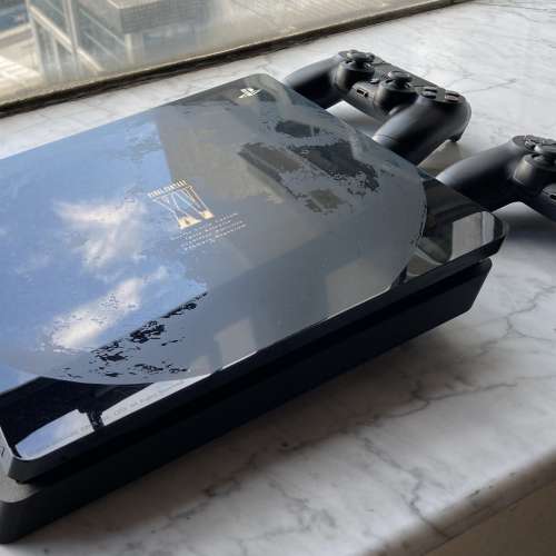 黑色ps4 Slim 1TB with 2 controller