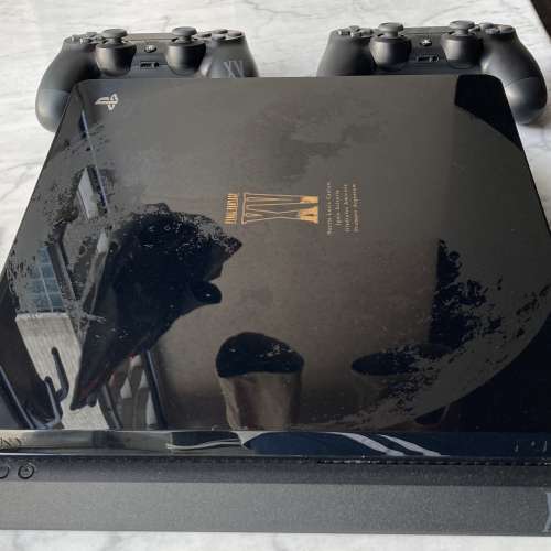 黑色ps4 Slim 1TB with 2 controller