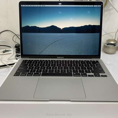 MacBook Air 2020 13吋 512GB SSD i5 99% NEW