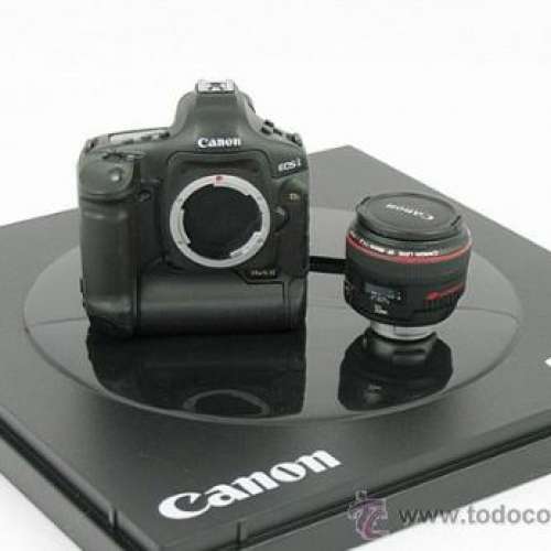 Canon 1Ds Mark III + EF 50mm F/1.2L USM 1:4模型