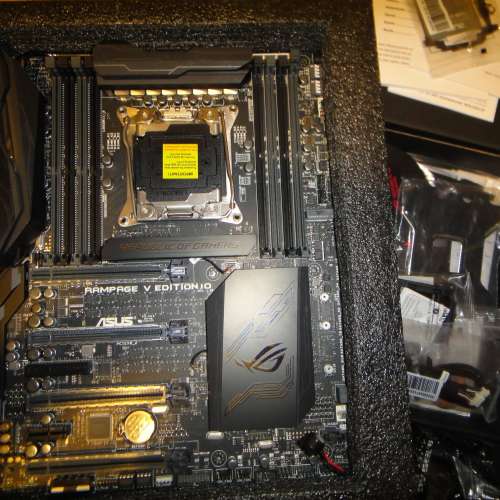 X99頂規 ASUS ROG RAMPAGE V EDITION 10 (內含正版Win10Pro) Socket 2011