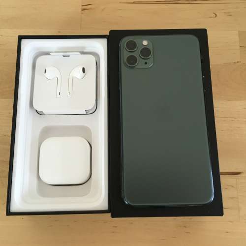 98% Apple iPhone 11 Pro Max 256G with Apple care + and smart battery case $8200
