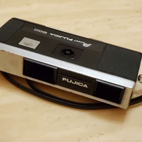 古董日本迷你110 菲林相機    Pocket FUJICA 200