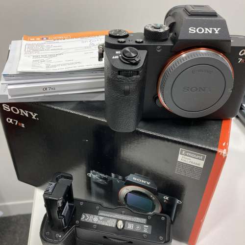 Sony A7R ll + Hand Grip