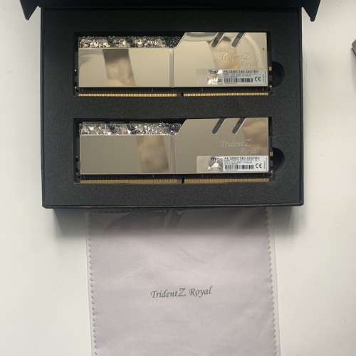 G.SKILL Trident Z Royal Series 32GB (2 x 16GB) F4-3200C14D-32GTRS 高速RAM 記憶體