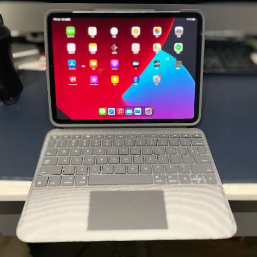 Logitech Folio Touch 鍵盤護殼配備觸控板適用於 iPad Pro 11 吋 (第 2 代)