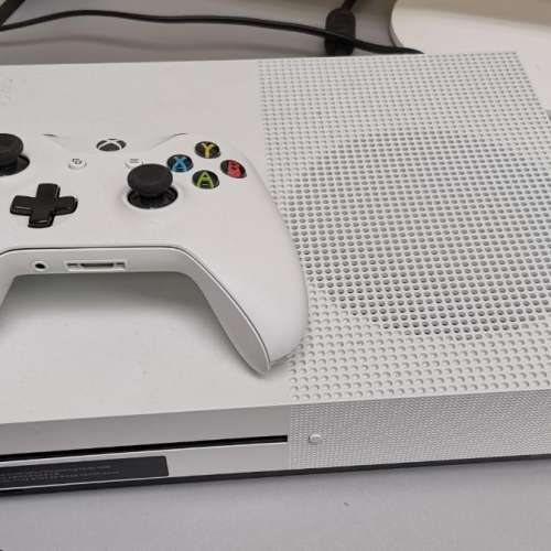 90% new xboxone s 1t