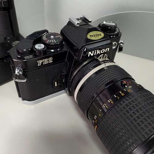 菲林機Nikon FE2 body 連MD12及Nikon 35-70mm F3.5 AI