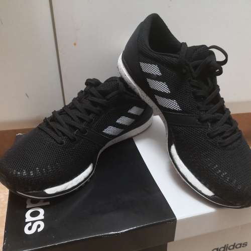 Adidas ADIZERO TAKUMI SEN 5 跑鞋