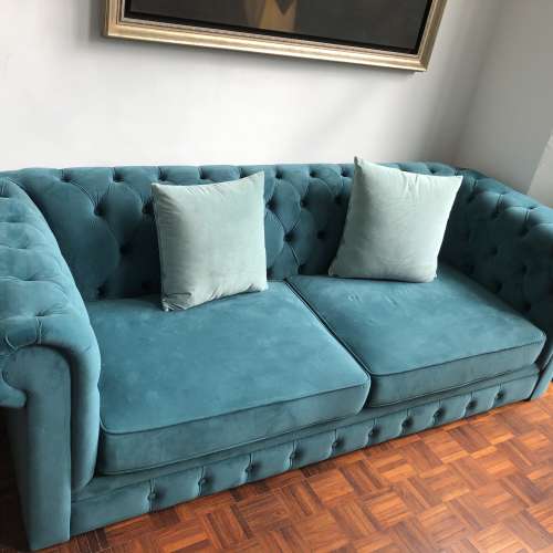 絲絨孔雀藍三人沙發（幾乎沒用過）rarely used 3 seater sofa