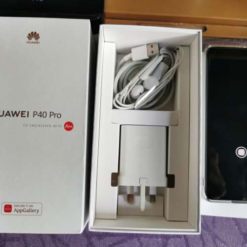港版華為P40PRO 8+256 fullset95%新，銀色有單有保