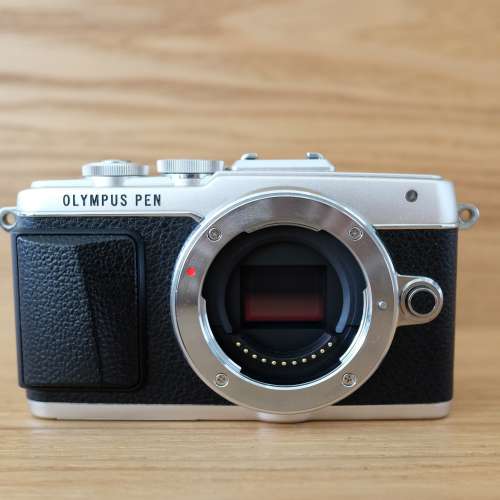 OLYMPUS PEN Lite E-PL7 EPL7  99% NEW  行貨  近全新 兩電