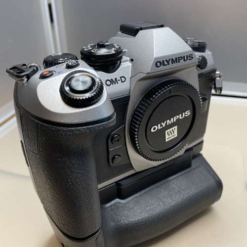 Olympus E-M1 MarkII Silver銀色連電池手柄HLD-9