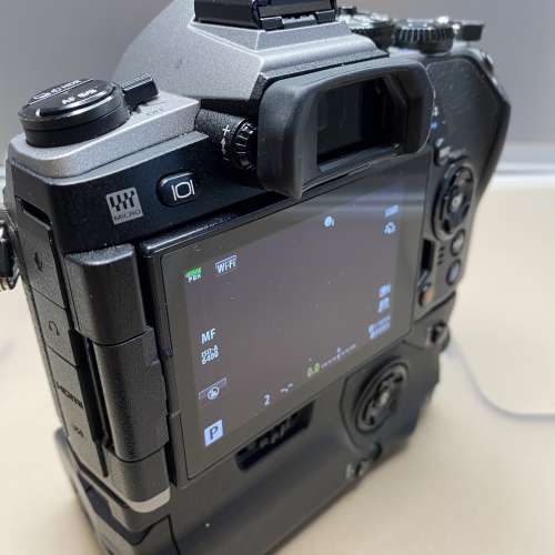 Olympus E-M1 MarkII Silver銀色連電池手柄HLD-9