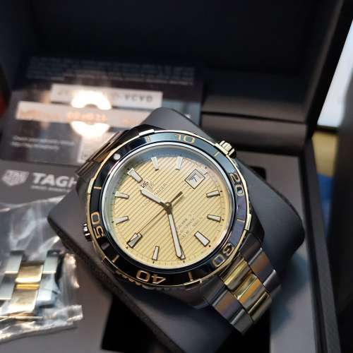 TAG HEUER 500 米深潛