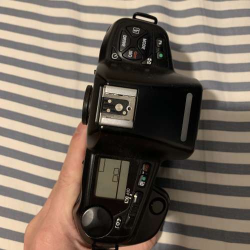 Nikon F90x + 35-70mm F3.3-4.5