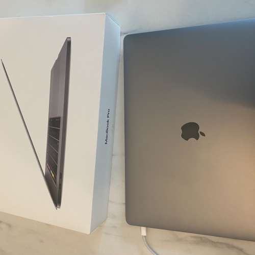 90%新 行貨 Apple MacBook Pro 2018 15吋 i7cpu 全套有盒