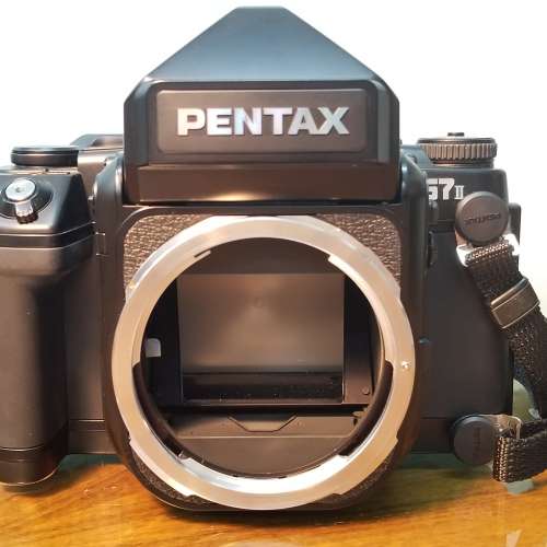 PENTAX 67 II Body with AE Finder  賓得67 II 機身連自動曝光觀景器