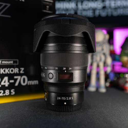 Nikon nikkor z 24-70mm f/2.8 lens