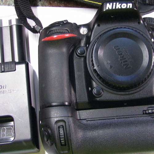 放逾95%新無花崩NIKON D7100機身連兩電一义機及副廠直到=$2000