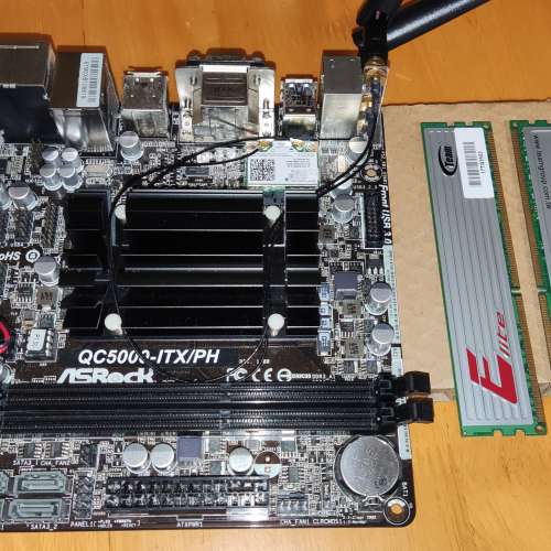 Asrock QC5000-ITX/PH   AIO 主機板 + ”TEAM” DDR3 1333 4G  ram X 2 +Intel 316...
