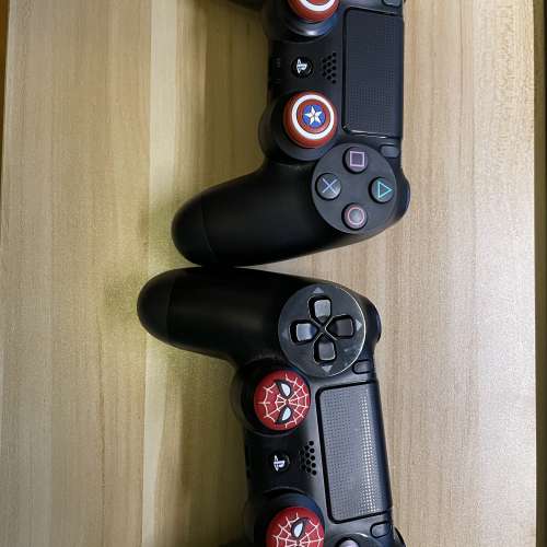 Ps4 pro 跟雙手掣 加 3隻game