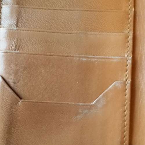 Loro piana 顶级鱷魚皮銀包.，原價$14800.