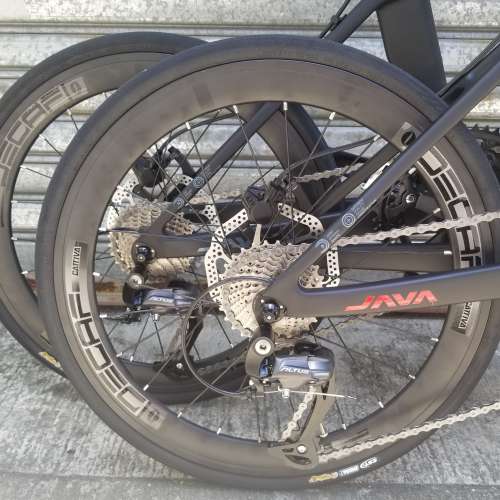 香港行貨 新款 JAVA CL CARBON 451 啤鈴大刀圈 18速 碟剎 小輪徑單車 單車