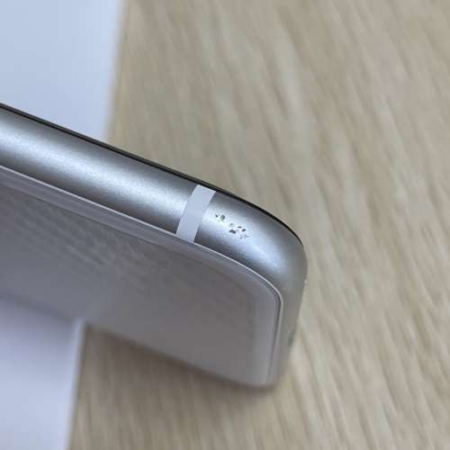 iPhone SE 2 64GB 白色