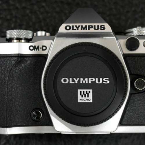 Olympus E-M5 II silver