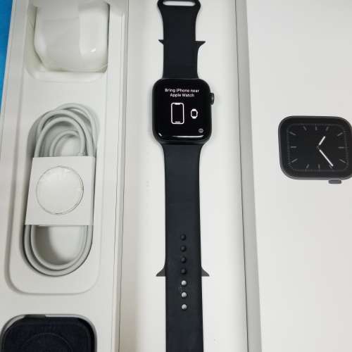 Apple Watch Series 5 44mm 黑色 GPS