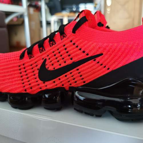 100% 全新Nike. Vapormax Flyknit 3 瑩光橙色 特別版