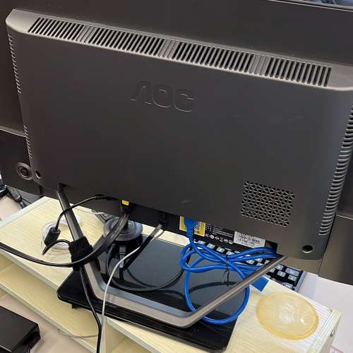 AOC 24寸 家用一體機 黑色intel i3-8100 3.6 GHz 8GB、256GBSSD Wifi Bluetooth
