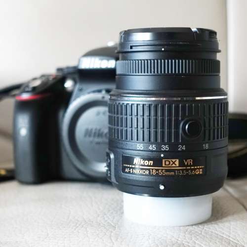 Nikon D5300 + AF-S NIKKOR 18-55mm f3.5-5.6G II