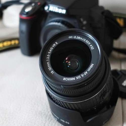 Nikon D5300 + AF-S NIKKOR 18-55mm f3.5-5.6G II