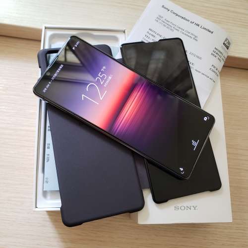 95%新 Sony Xperia 1 II 紫色, 有單全套長保至2022/8， 跟原廠Style cover