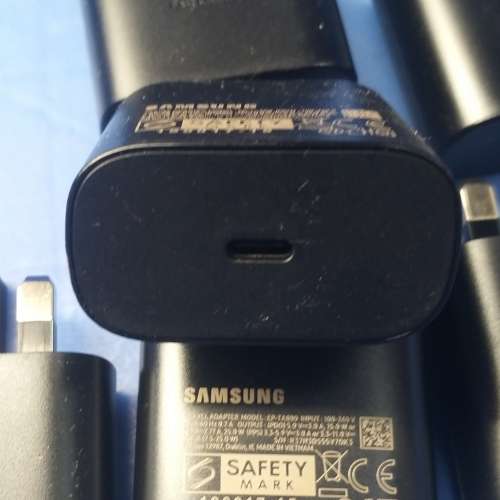 未使用Samsung fast qc 3.0 qc3.0原裝 三星 note10+ S10 原裝充電器 快充牛 EP-TA8...