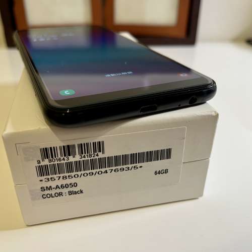 Samsung Galaxy A6 Plus 4+64 行貨，全套有盒，功能100%全正常， *議價勿擾*