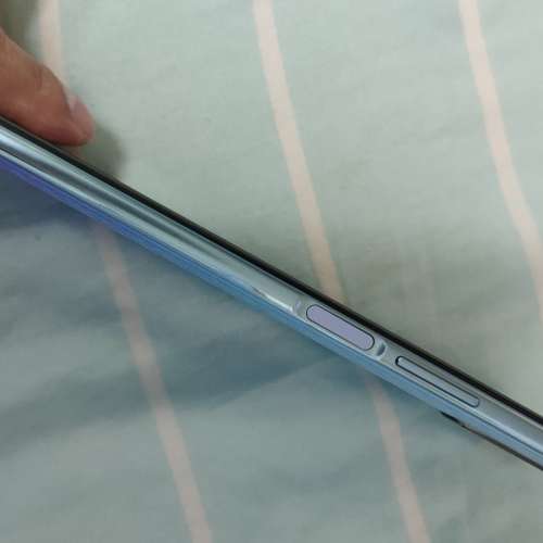 9'幾新華為Y9s 6+128 升降鏡頭一切正常電量強勁非常好用 前後貼了保護貼. 單機九龍...