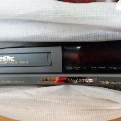 JVC Video Cassette Recorder / Multiple System PAL / NTSC Model: HR-D637MS平讓