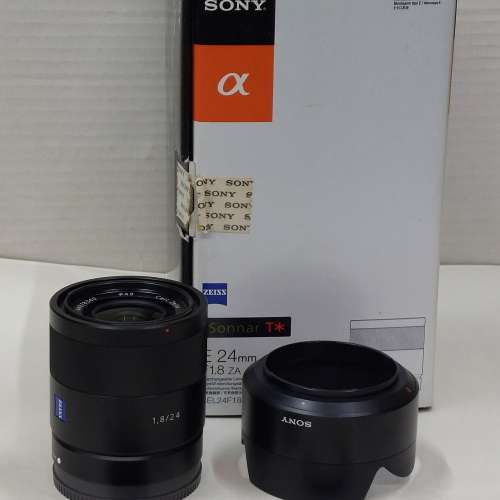 Sony E24 F1.8 Zeiss