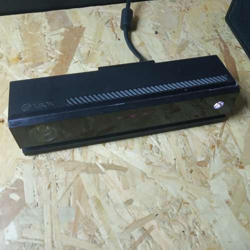 Xbox ONE 1TB 主機連 Kinect 套裝