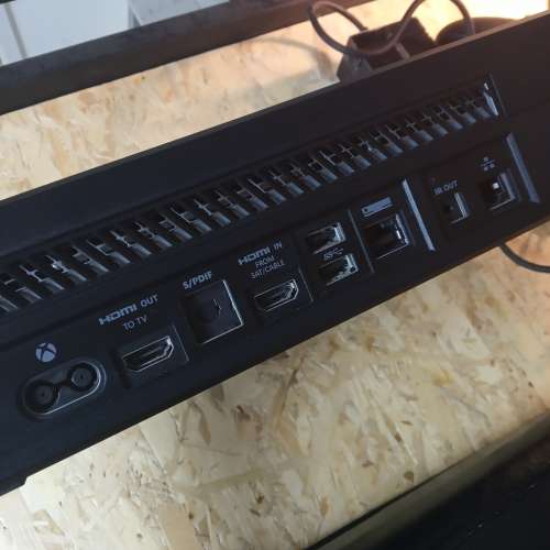 Xbox ONE 1TB 主機連 Kinect 套裝