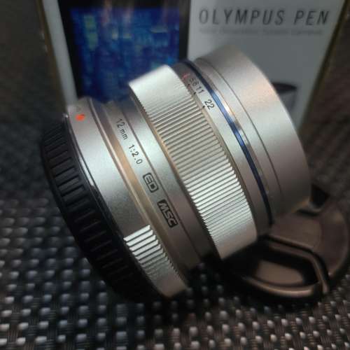 Olympus 12mm f2 lenas
