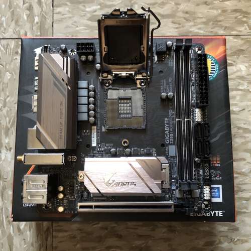 代售~Z390 I AORUS PRO WIFI + Intel® Core™ i7-9700K Processor