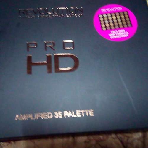 Makeup Revolution pro hd amplified 35 palette