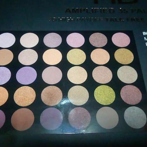 Makeup Revolution pro hd amplified 35 palette