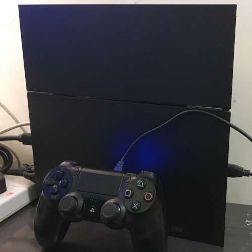 賣舊版PS4 500GB 連遊戲6隻