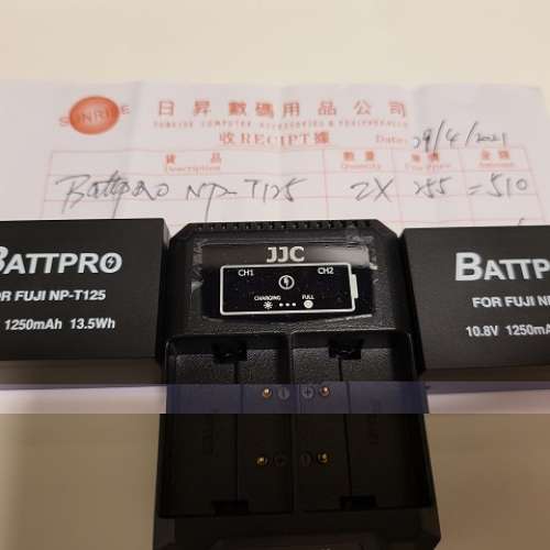 95% new  BATTPRO電磁 FOR FUJI NP-T125 & DUAL CHARGER QC3.0 (GFX100,50R,50S)